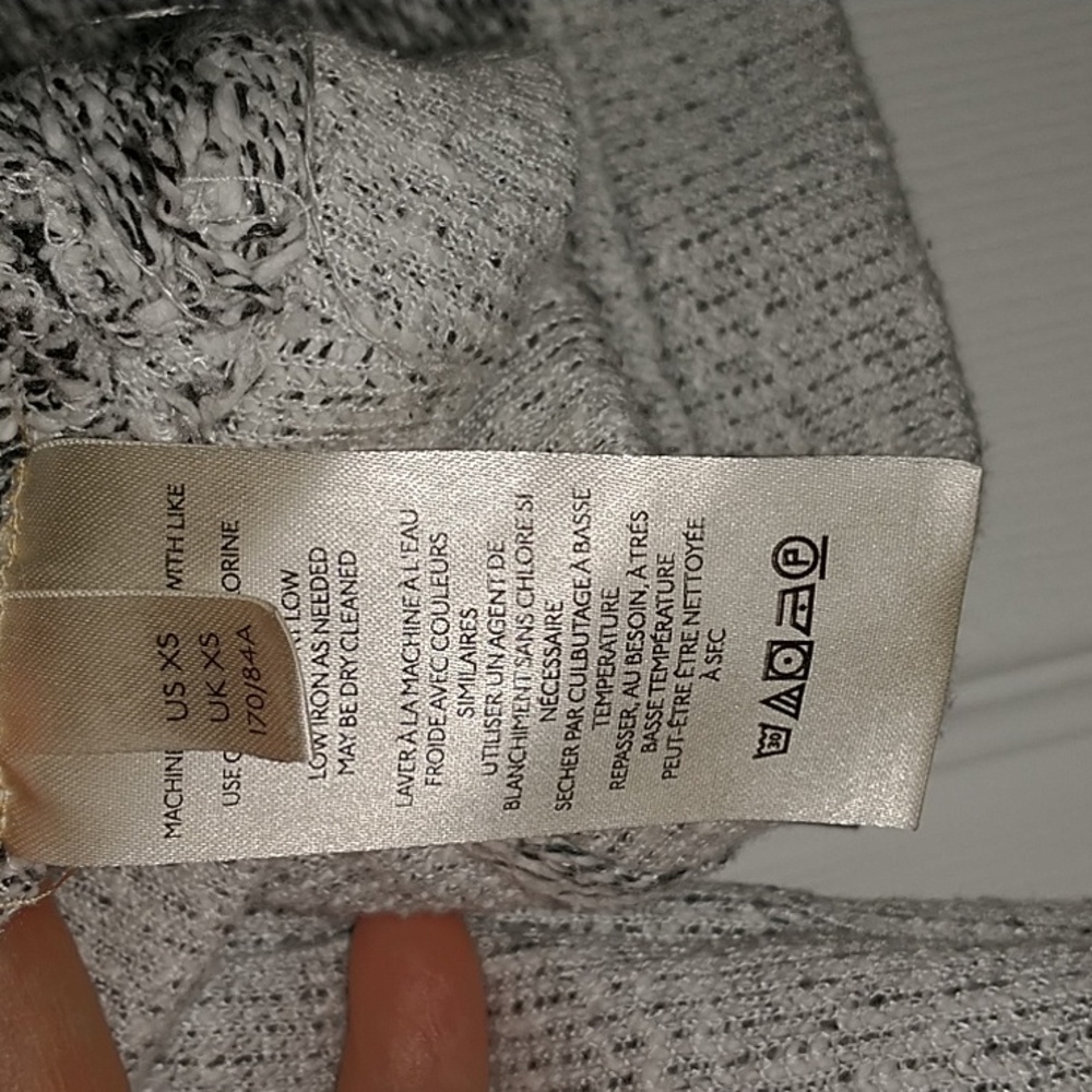 Free People pullover - somewhere between a knit and a sweatshirt - Picture 5 of 7